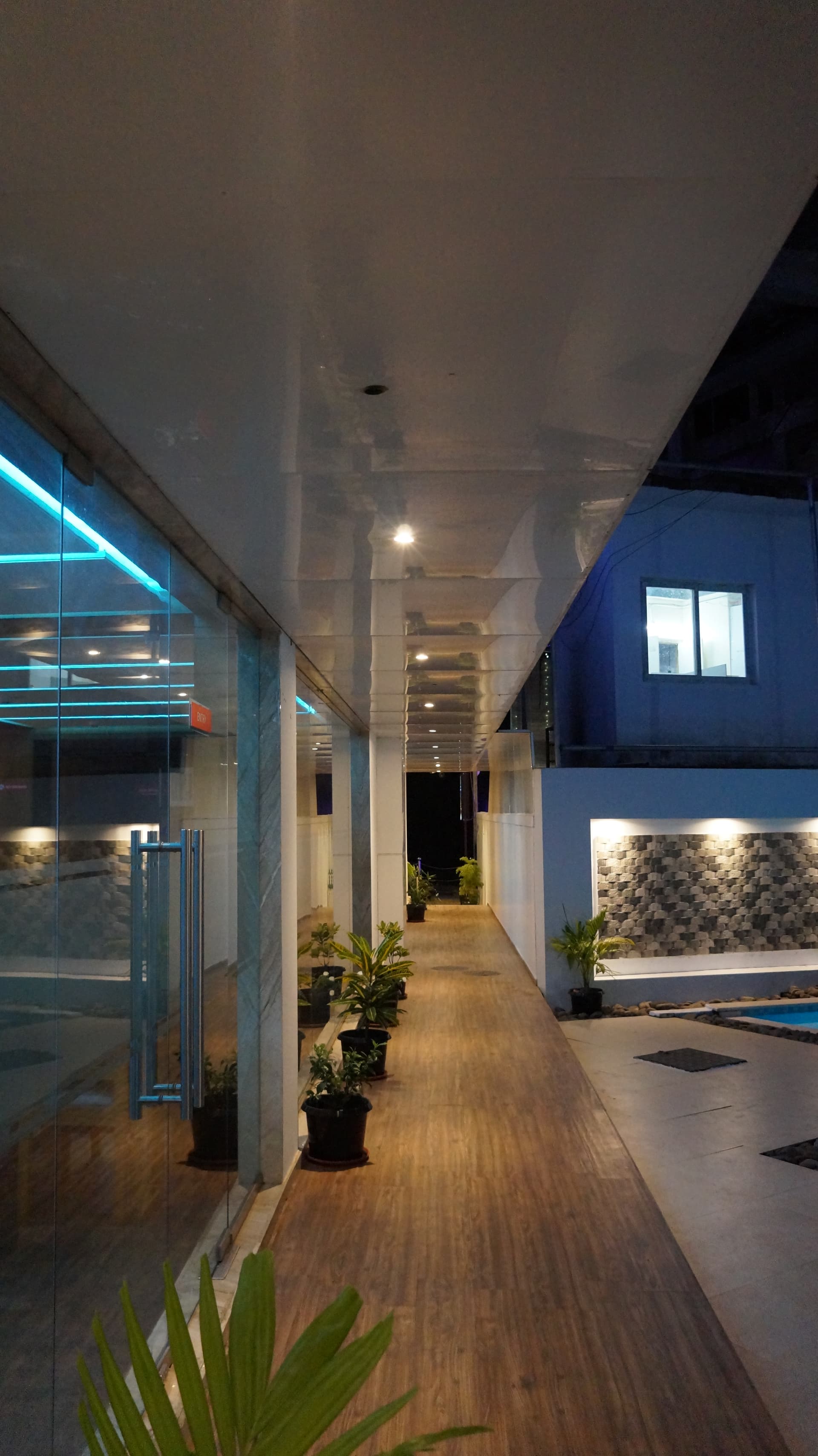 Hotel Sea Port — Courtyard Area