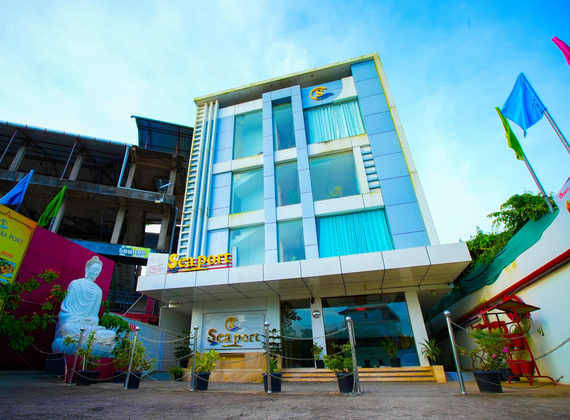 Hotel Sea Port — Building Facade
