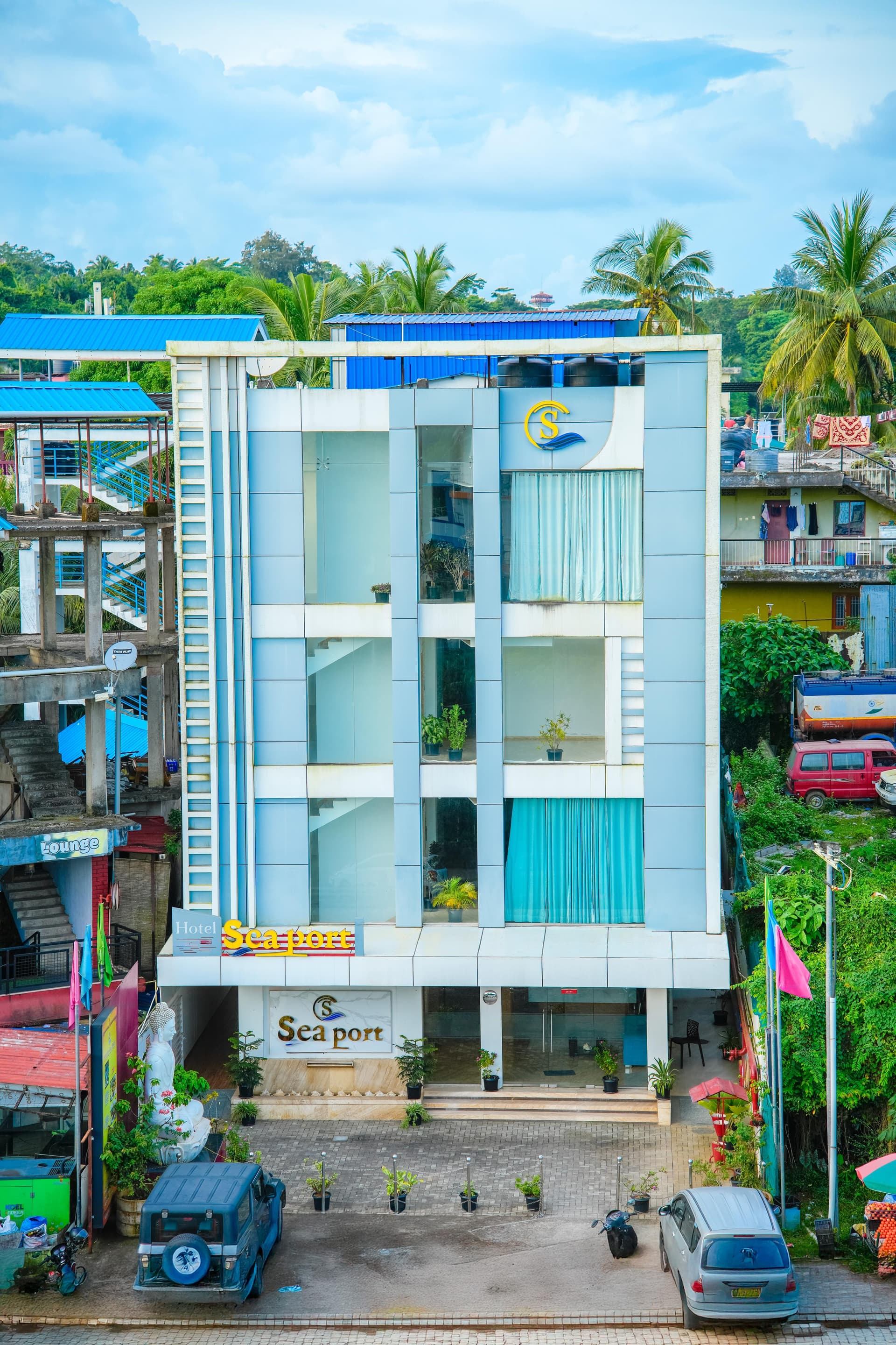 Hotel Sea Port — Side Exterior View
